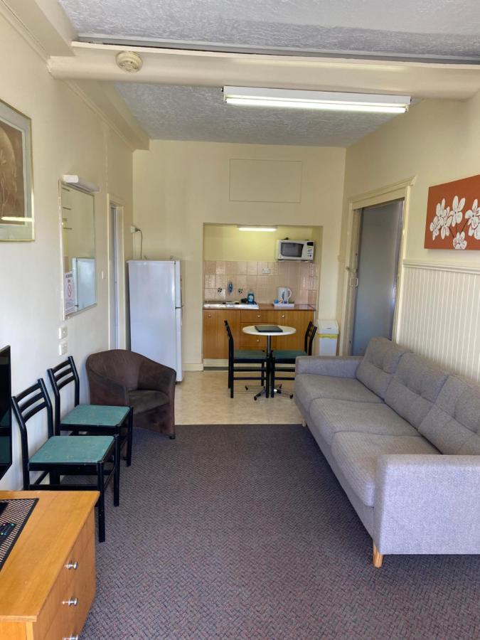 Paddle Steamer Motel 3*