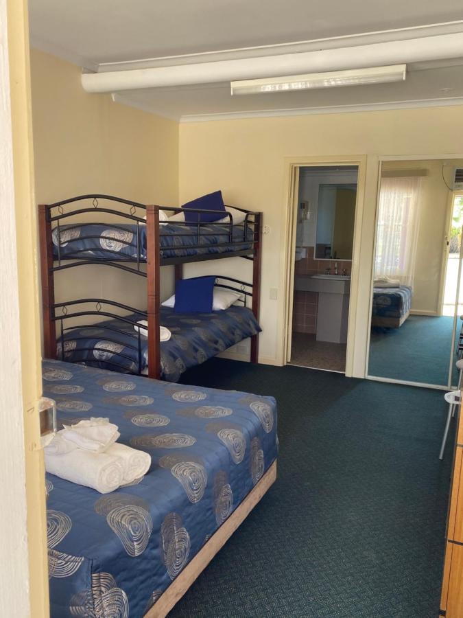 Paddle Steamer 3* Swan Hill