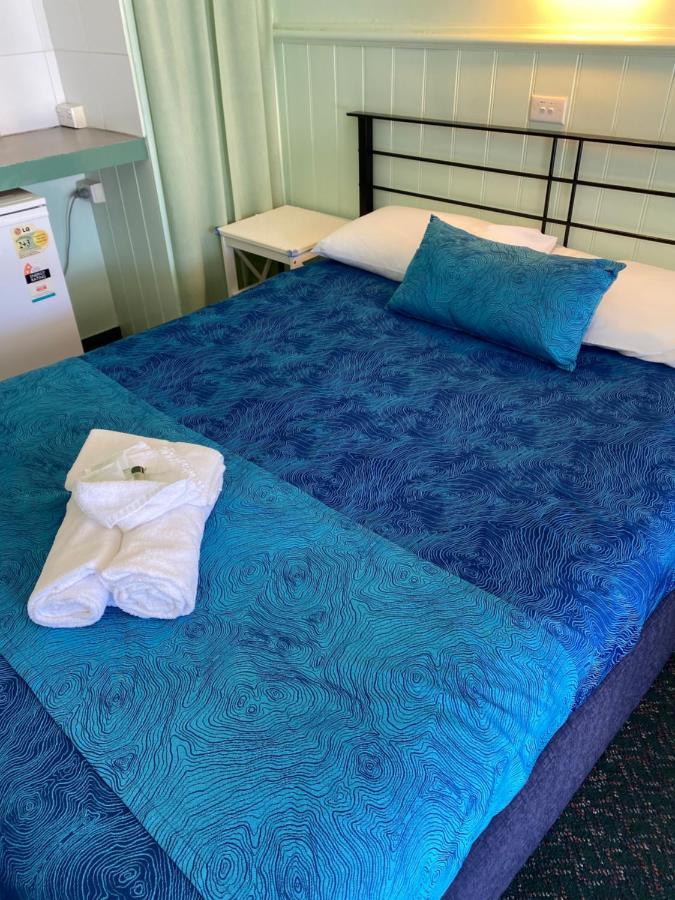 Paddle Steamer Motel 3*